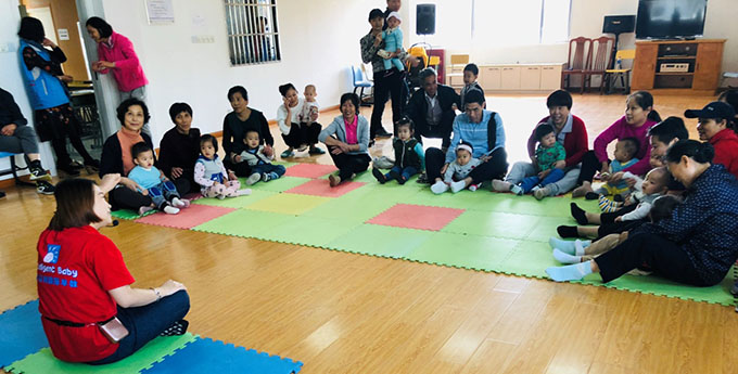 嬰智貝佳公益早教進行時，成為江川社區(qū)公益早教合伙人。